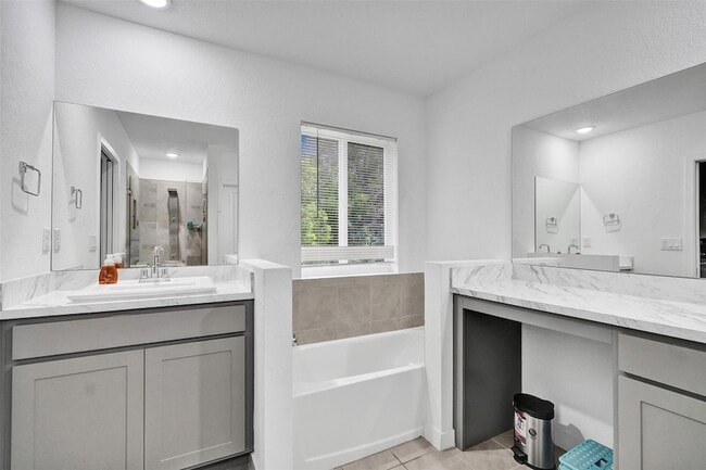 Building Photo - 1325 NW 208th Terrace