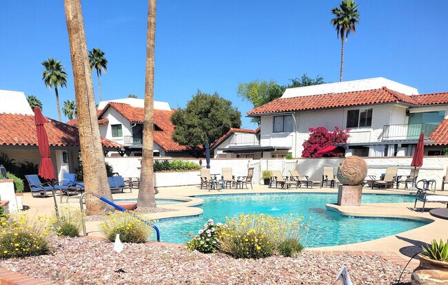 Building Photo - 5770 N Scottsdale Rd