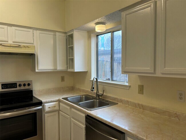 Building Photo - 12500 Brookglade Cir