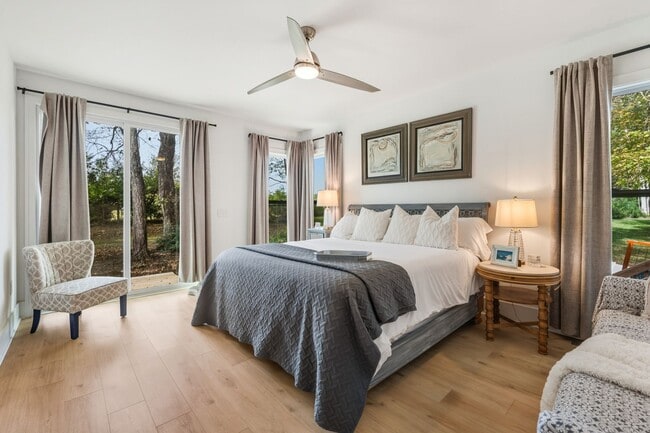 Building Photo - PARK FLEX STAYS-Peaceful 3 Bed, 2 Bath Cou...