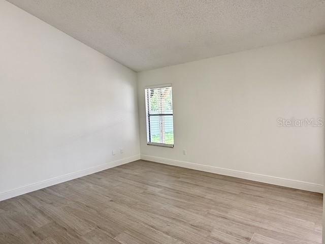 Building Photo - 553 Walnut Grove Pl