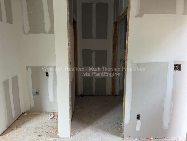 Building Photo - 1203 Fern St