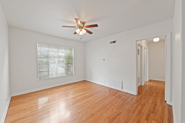 Building Photo - 417 W Gramercy Pl