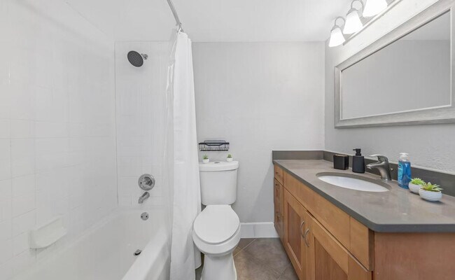 Building Photo - 4311 W Cleveland St