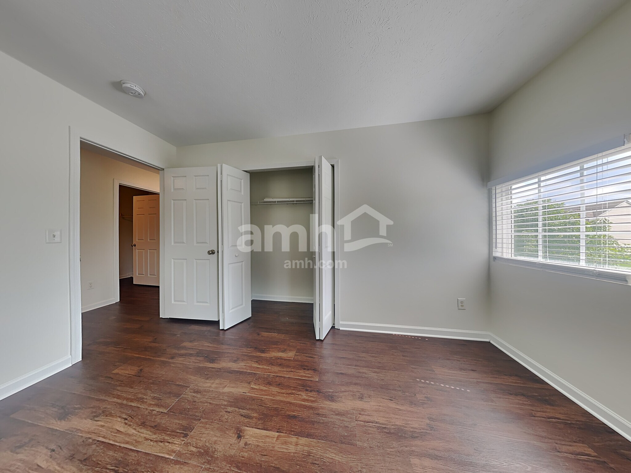 Building Photo - 4 Woodsong Ct