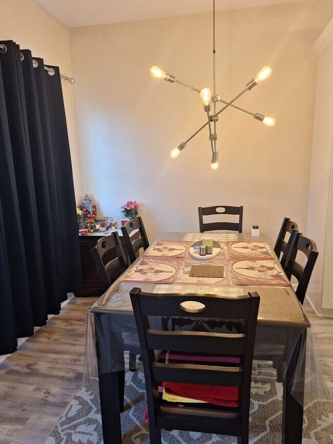 Building Photo - One level living in NorthWest Knoxville