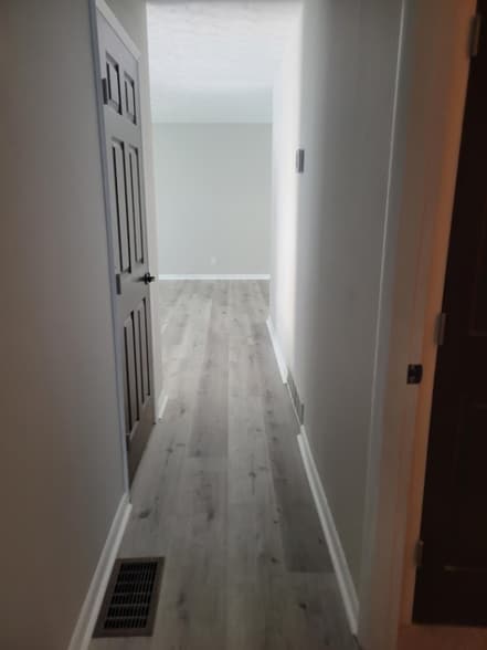 Building Photo - 805 Dayton Pike