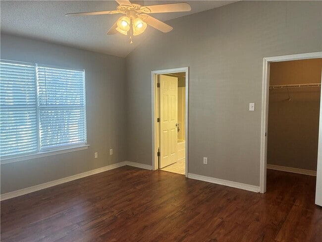 Building Photo - 611 Westchase Ct S