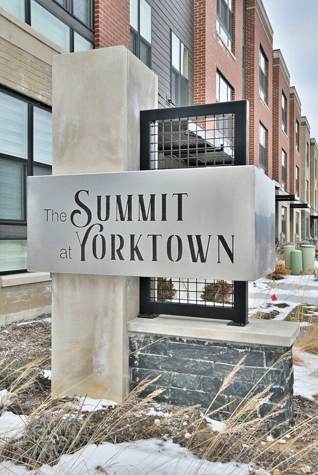 Building Photo - 332 Summit Cir