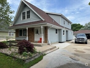 Building Photo - 5270 S 26th St