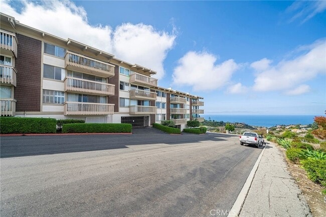 Building Photo - 6542 Ocean Crest Dr