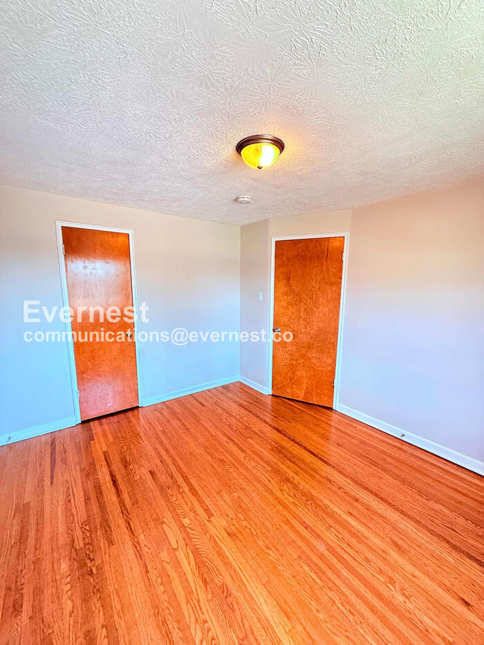 Building Photo - 1789 Kings Ct