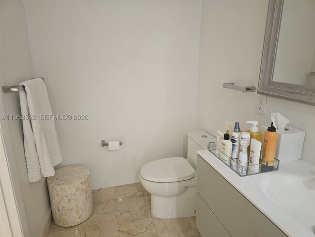 Building Photo - 6515 Collins Ave