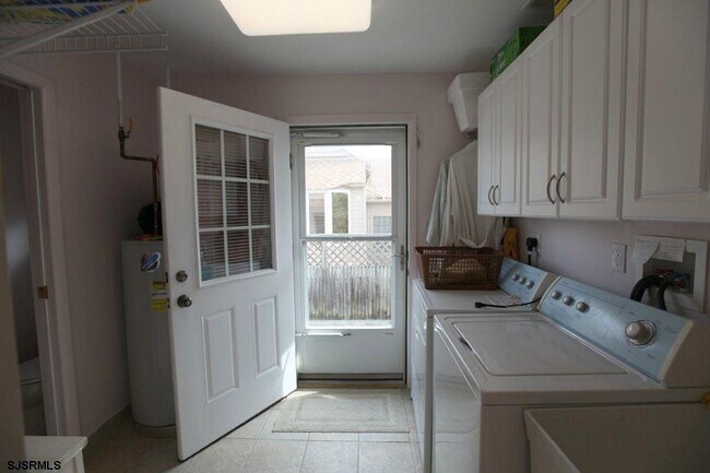 Building Photo - 13 S Kenyon Ave