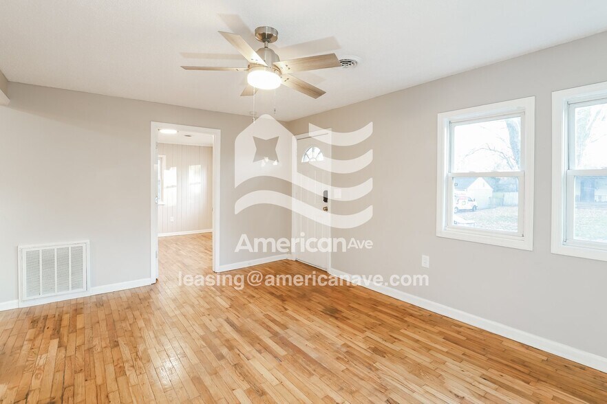 Building Photo - 5220 NE 46th Terrace