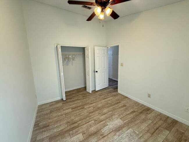 Building Photo - Groveland Home with community pool