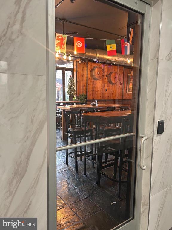 Building Photo - 2101 Chestnut St