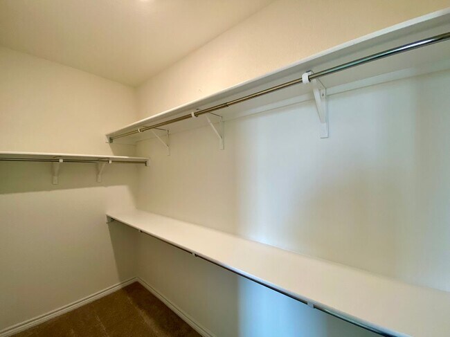 Building Photo - 344 Blacktail Dr