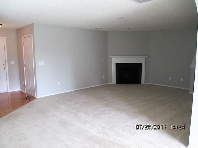Building Photo - Awesome 3br 2.5ba in Durham. Fenced Yard!  Avail June 5, 2026!