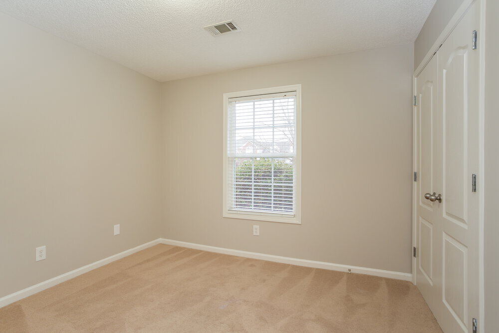 Building Photo - 3028 Lincoln Log Way