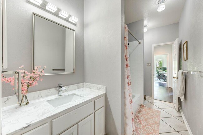Building Photo - 6219 Mound Airy Ct