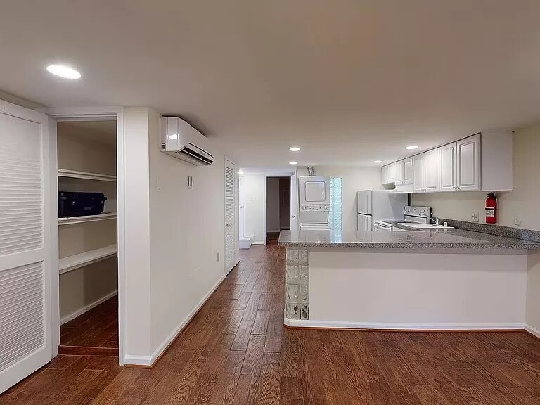 Building Photo - 1307 22nd St NW