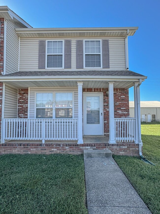 Building Photo - Ready Now!