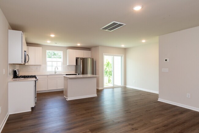 Building Photo - 717 McKissick Dr