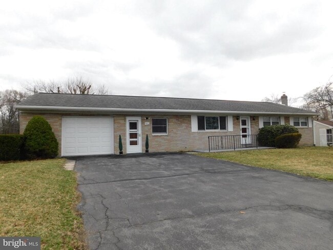 Building Photo - 1569 Frank Rd