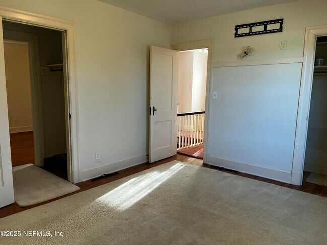 Building Photo - 1924 Arcadia Pl