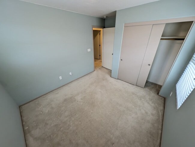 Building Photo - 7570 Dobroyd Dr