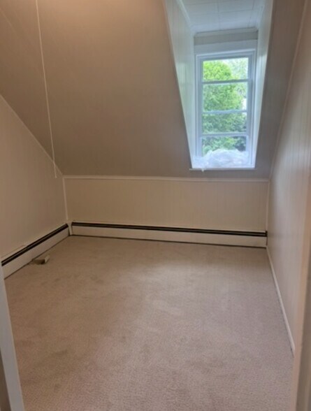 Bedroom 2 - 17 Cottage St