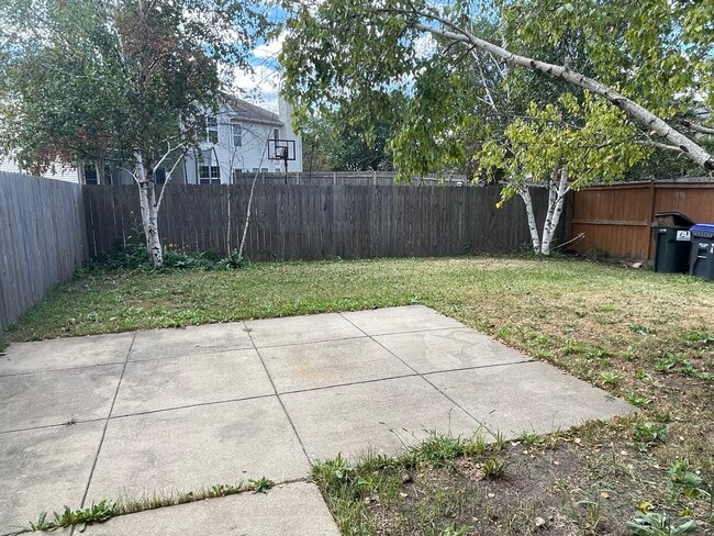Building Photo - 12849 W Wakefield Dr