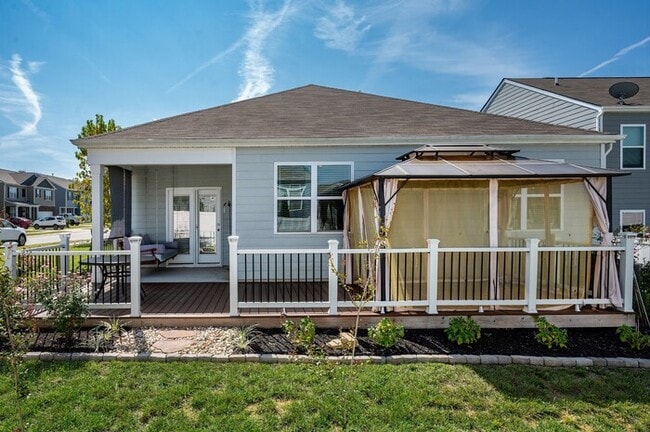 Building Photo - 700 Pintail Pointe