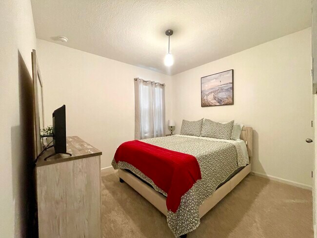 Building Photo - 10574 SW Cambria Ln