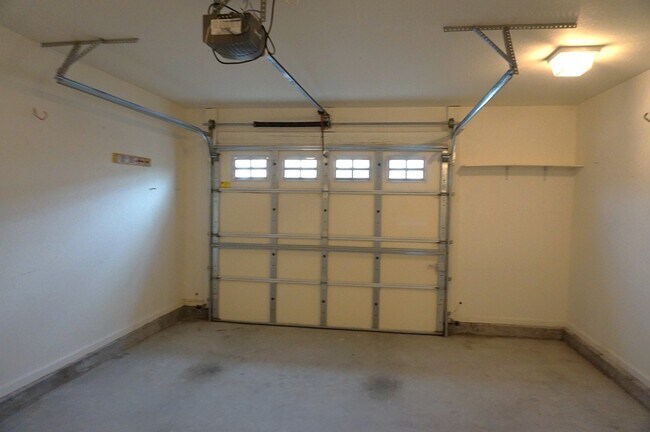 Building Photo - 1150 Airport Rd
