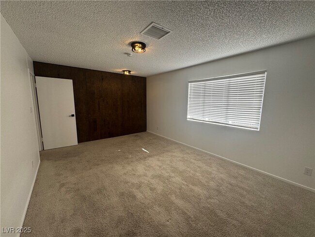 Building Photo - 1336 Darmak Dr