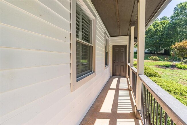 Building Photo - 9630 Pine Thicket Way