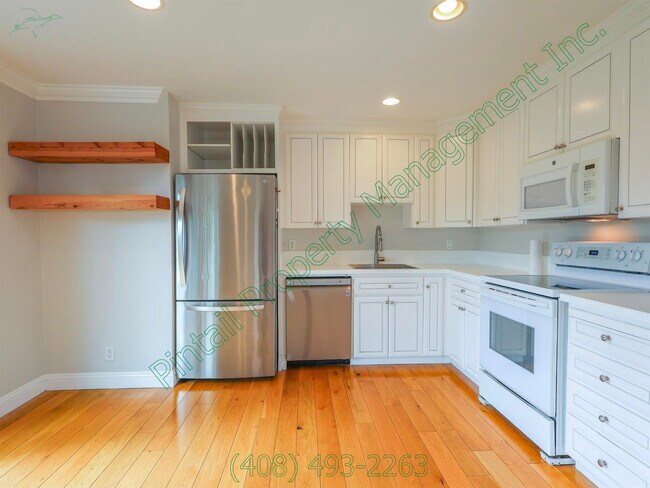 Building Photo - 5950 Cabral Ave