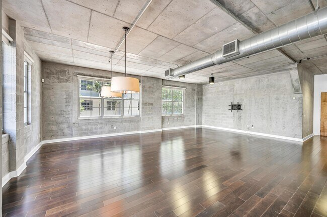 Building Photo - 411 NW 1st Ave