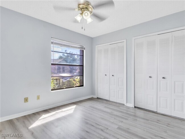 Building Photo - 624 SE 12th Ct