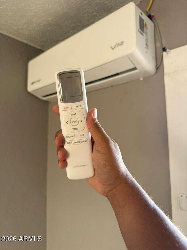 Building Photo - 1165 E 10th St