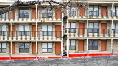 Building Photo - 3000 Guadalupe St