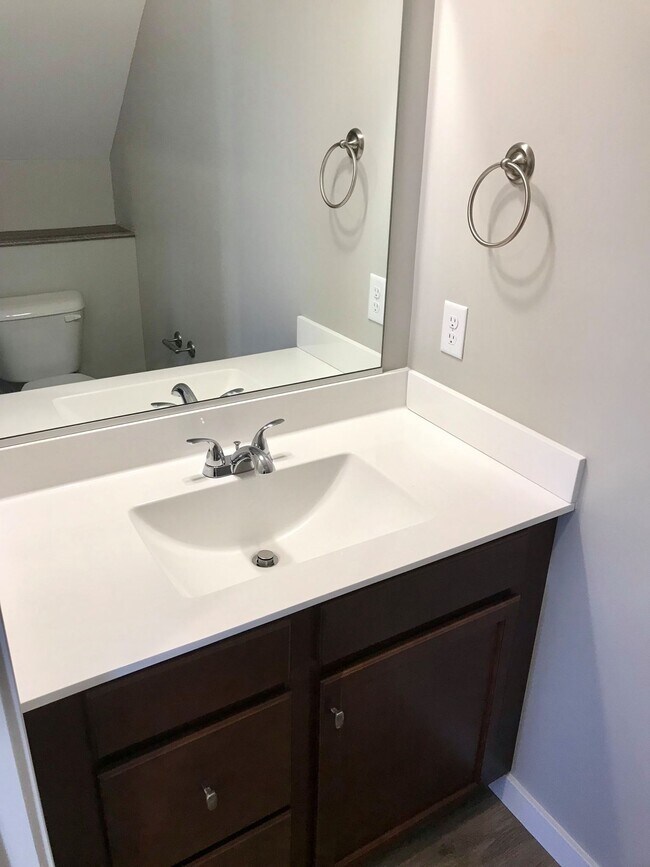 Building Photo - Staunton Apartments 301-314