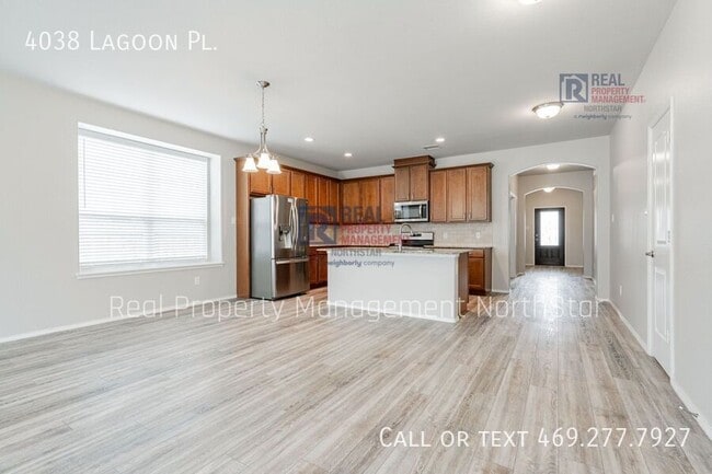 Building Photo - 4038 Lagoon Pl