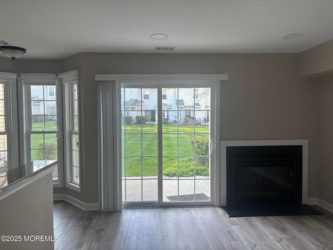 Building Photo - 248 Larchwood Ct