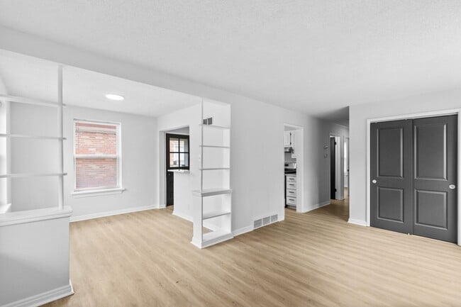 Building Photo - Cozy University City Brick Home with Basement & Off-Street Parking Near WashU & The Loop