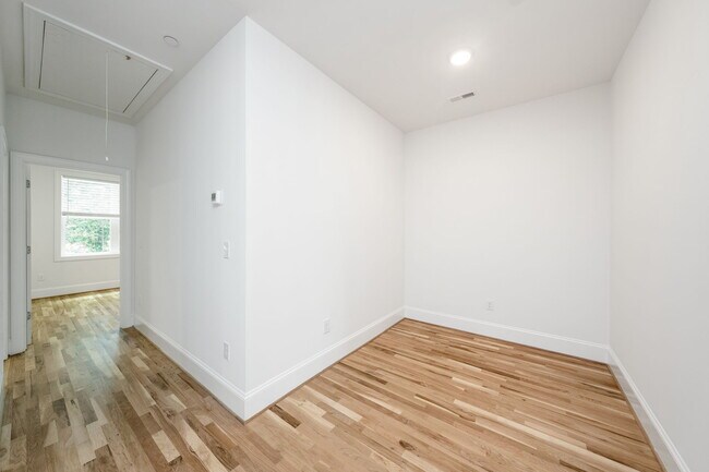 Building Photo - 3803 Lands End Ct