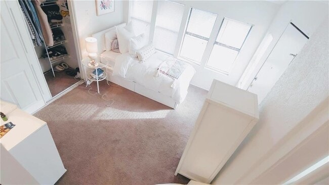 Building Photo - 911 Duncan Ln