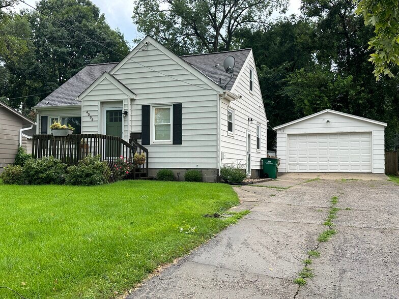 Building Photo - 4008 67th St